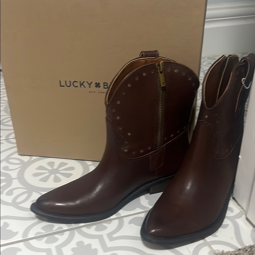 NIB Lucky Brand Booties Tobacco Lucky Vachetta size 8